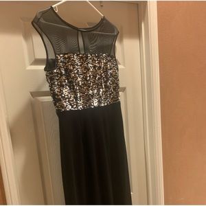 Stunning Vince Camuto sparkle black dress sz 6 ( long )